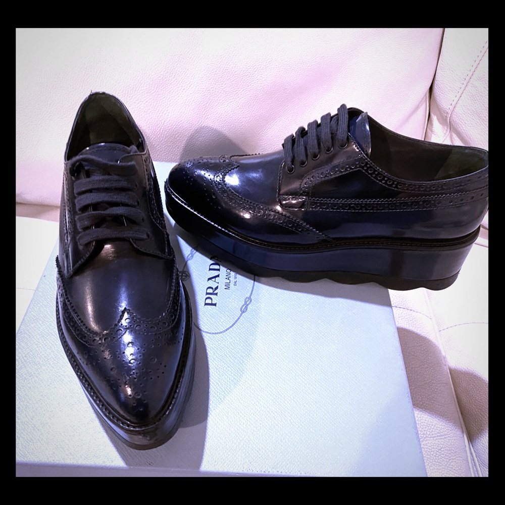 PRADA leather oxford lace-up shoes